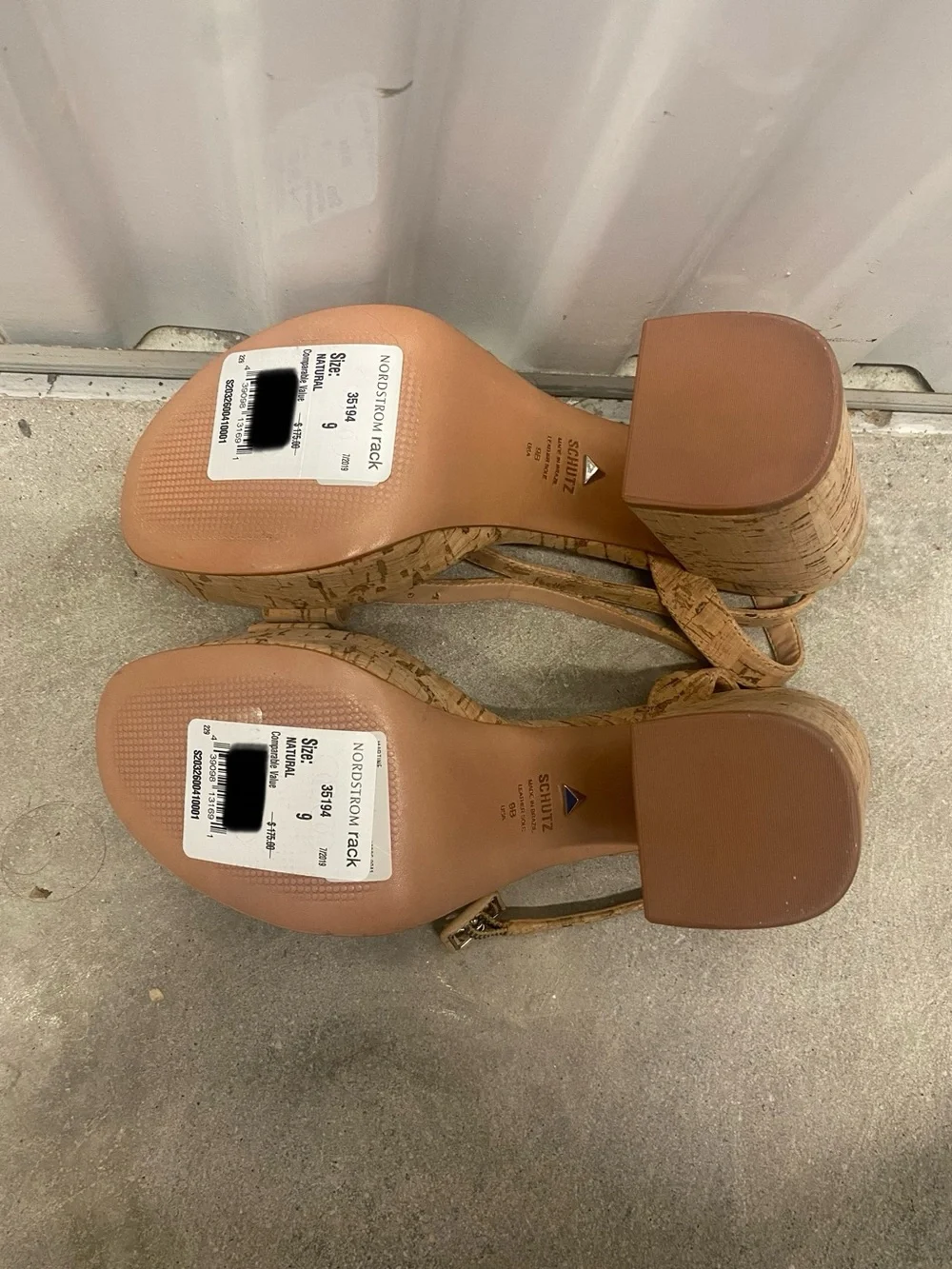 SCHUTZ new without